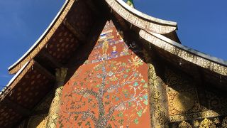 半島の端に立つシンボル