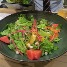 コースで取りましたが　すべて大皿盛り　ちょっと面倒