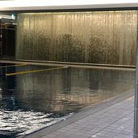 ホテルのプール