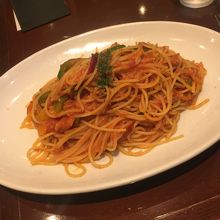 ツナとパプリカのトマトソーススパゲッティ