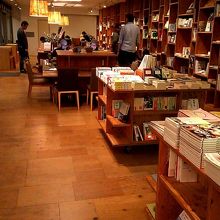 夕方からは店内の照明もステキ