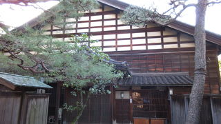 少しだけ入れます