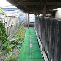 露天風呂への通路。裸で向かいます(笑)