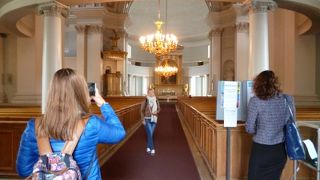 「ヘルシンキ大聖堂」　高台から市街を一望。