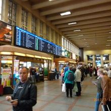 構内も清潔で怪しい輩もいませんでした。