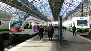 「ヘルシンキ中央駅」　駅前は市内の基点となる場所でした。