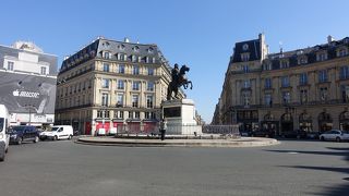 訪れる観光客は少ない