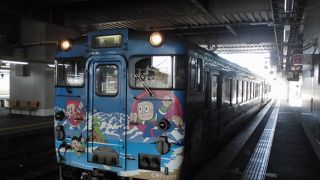 富山が生んだ偉大な漫画家の列車