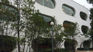 ホテルのような図書館です