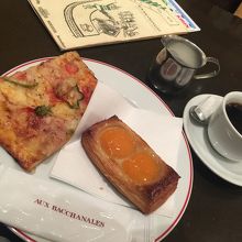 パンアラピッツァ、ダノワーズアプリコットとカフェ