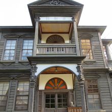 洒落た洋風建築