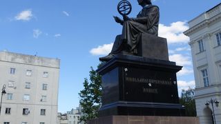 なかなか見事な像です