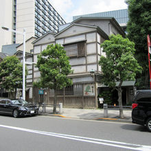 「衆議院第一議員会館」隣りにあります