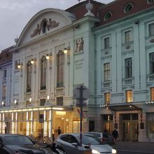 コンツエルトハウス全景