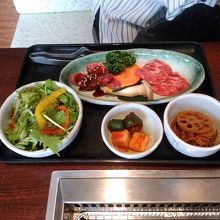 ハーフ焼肉＆選べるランチです