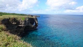 断崖と青い海にとても印象に残りました！