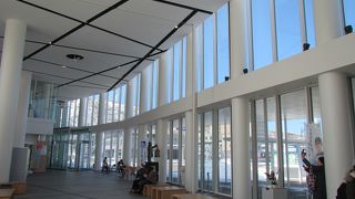 リニューアルされ、洗練された駅に