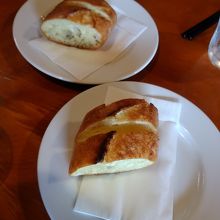 ガーリックトーストです