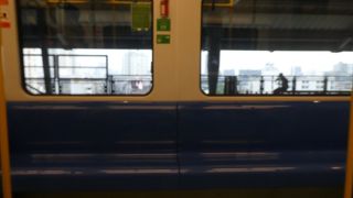 シートは固いです