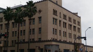 県庁の他に文化施設や山下公園も近いです