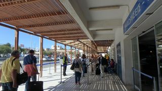 こじんまり／サントリーニ空港