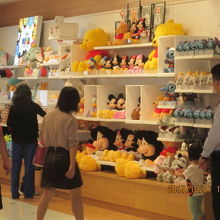 お馴染みの縫いぐるみ。