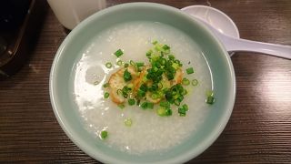 中華街のお粥と言えばココ