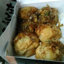 少し片寄ってますが、マヨネーズなしのたこ焼きです