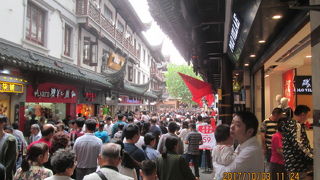 初詣でのような人出。