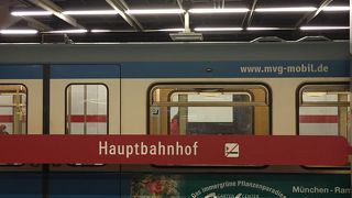 レトロ感ある車両