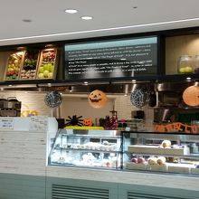 ジュースバーあり