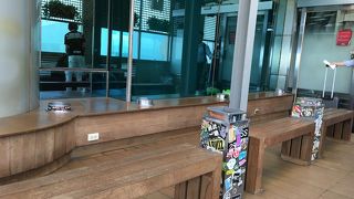 出国後、喫煙所有り