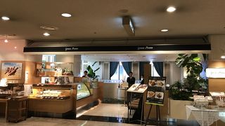 都会のオアシス ニューオータニ博多１階で至福のランチブッフェ