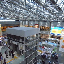 イベントで賑わうターミナルビル