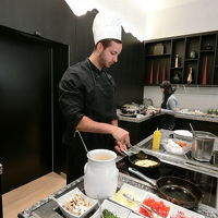 目の前で調理してくれます