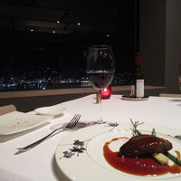 レストランでのディナーです。