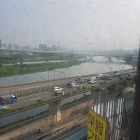 高層階のためリバービューでしたが窓が汚いです