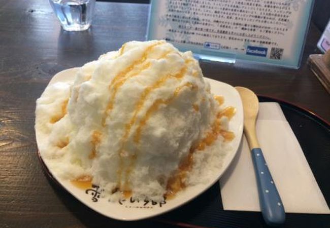 口どけ軽いかき氷、氷だけでも美味しい！