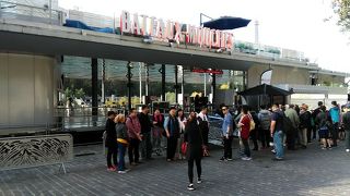 個人客は少し居心地が悪いかも