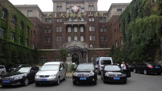 重厚な建物は必見！