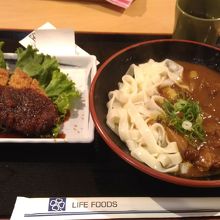 かれーきしめんと味噌カツ