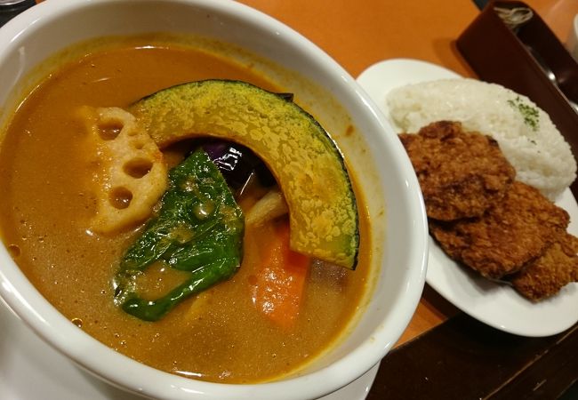 ベイエリアの函館ベイ美食倶楽部にあるカレー屋さん、具がでかくて美味しい♪そして安い。