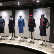 女性乗務員の制服