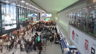 コンパクトで動きやすい空港。