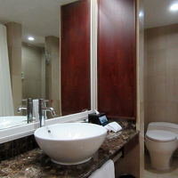 バスルームも広々