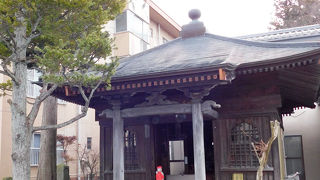 住宅街にある地蔵堂