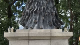 モニュメントばかり