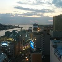 最上階のラウンジより