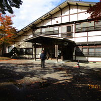 近くに駐車場もあります。こちらが入口です。