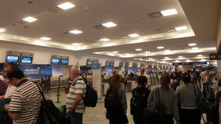 市中から近い国内線主体の空港